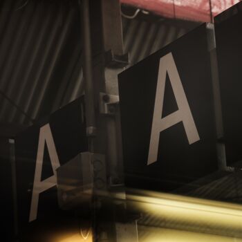 Von einem Trip nach Brüssel zur Ausstellung »Untold Stories« von Peter Lindbergh … Bilder im Panoramaformat der XPan – 2023