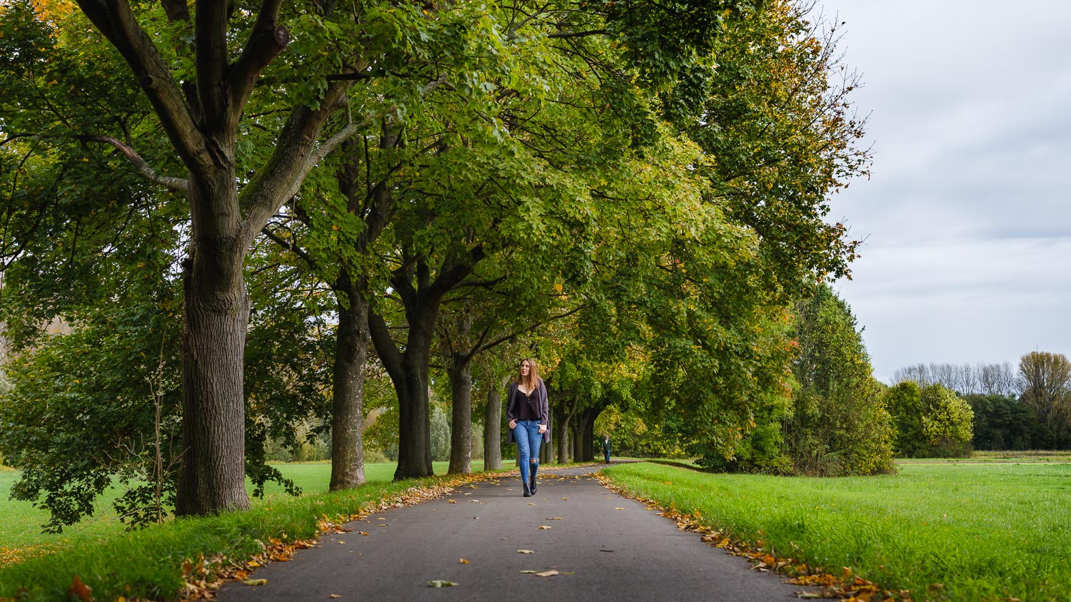 LISA … On Her Way … von einem Outdoor-Shooting